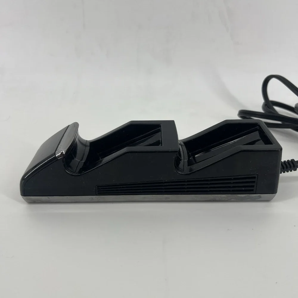 Nyko Charge Base For Microsoft Xbox 360 Console 86074-A50 No Batteries